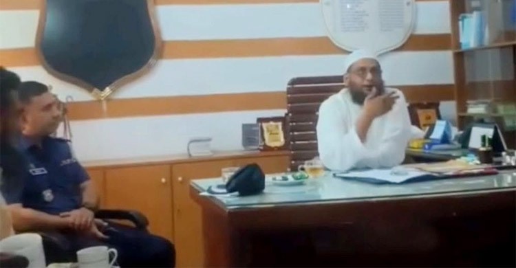 থানায় গিয়ে ওসিকে না পেয়ে চেয়ারে বসলেন এমপি, ভিডিও ভাইরাল