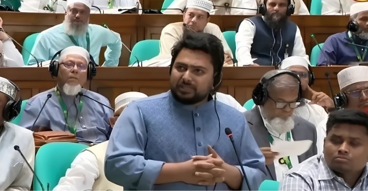 রাষ্ট্রপতিকে অপসারণ করে গ্রেপ্তার করতে হবে: সংসদে নাহিদ ইসলাম