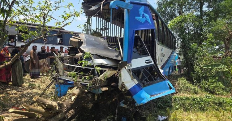 চট্টগ্রাম-কক্সবাজার মহাসড়কে ভয়াবহ বাস সংঘর্ষ, প্রাণ গেল ৪ জনের