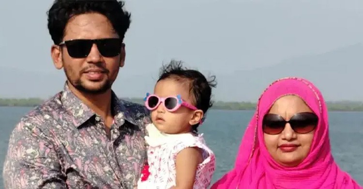 সীতাকুণ্ডে মোটরসাইকেল থেকে পড়ে শিশুর মৃত্যু, বাঁচাতে গিয়ে প্রাণ গেল মায়েরও