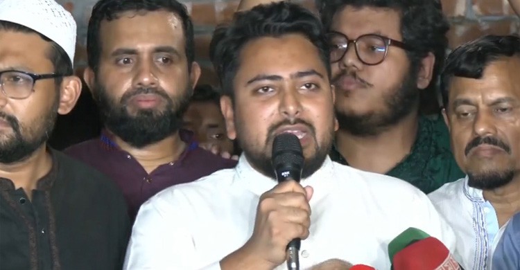 রাষ্ট্রপতিকে নিয়মতান্ত্রিক উপায়ে সরানোর প্রক্রিয়া শুরু করা উচিত: নাহিদ ইসলাম