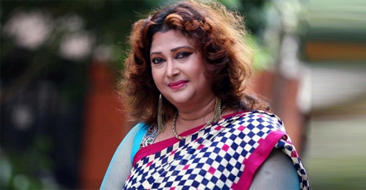 সংরক্ষিত নারী আসনে এমপি হতে চান অভিনেত্রী রিনা খান